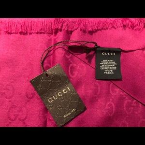 NWT authentic Gucci Scarf